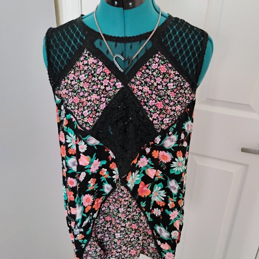 Umgee Floral Patchwork Lace Back Tank Size Large